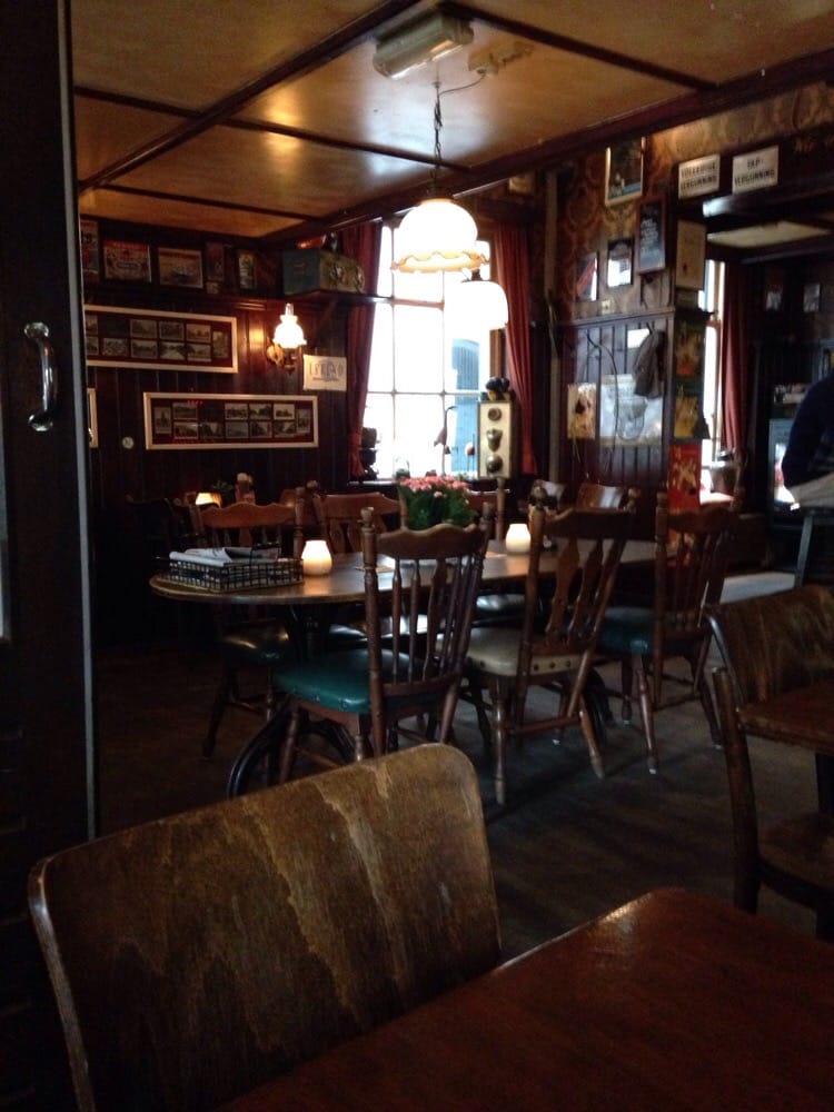 CAFE DE WAAGSCHAAL Brink 77, Deventer, Overijssel, The Netherlands