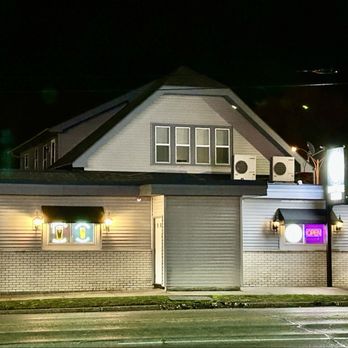 Dirty Dime Tavern - Burgers Near Me - Cudahy, Wisconsin Dirty Dime Tavern - Burgers Near Me - Cudahy, Wisconsin