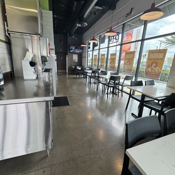 Epic Wings - Seating Area - Chicken Wings Near Me - Fontana, California