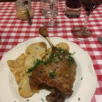 L'Auberge Aveyronnaise - Confit de canard - French Near Me - Paris, 75