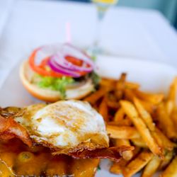 Prima Italian Steakhouse - Brunch Burger