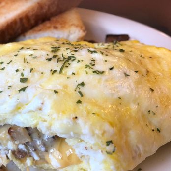 Fire On The Mountain Smokehouse - Smoked steak, mushroom, onion, & cheese omelet - Barbeque Near Me - Suffield, Connecticut