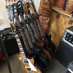 Beach Music and Gifts - New and used Gibson and Epiphone guitars