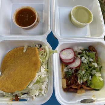 El Andariego - a taco and salad in a styrofoam container - Food Trucks Near Me - San Juan Capistrano , California