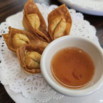 Ruuthai's Kitchen - Fried wonton - Thai Near Me - Bridgeport, Connecticut