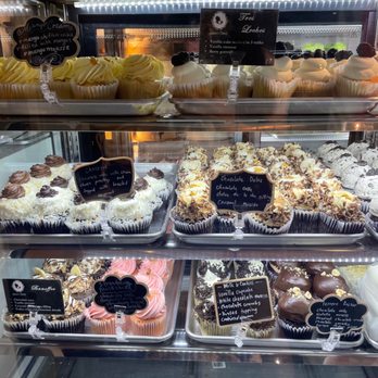 Jennivee’s Bakery - Desserts Near Me - Chicago, Illinois Jennivee’s Bakery - Desserts Near Me - Chicago, Illinois