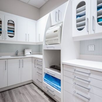 The Davis Clinic - Oral Surgeons Near Me - Thornhill, Ontario The Davis Clinic - Oral Surgeons Near Me - Thornhill, Ontario