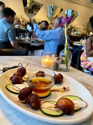 Elsa's On the Park by null