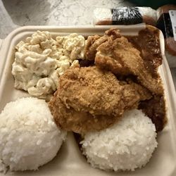 Minit Stop Kona - Fried chicken, Mac salad, rice and chili