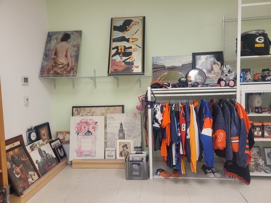 Vintage Clothing - Come see our selection of vintage clothing, caps and gear! You won't be disappointed! Vintage Clothing - Come see our selection of vintage clothing, caps and gear! You won't be disappointed!