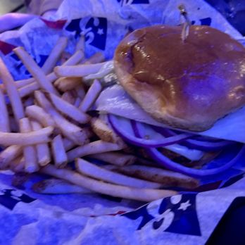 Pier 37 Boathouse - Seafood Near Me - Falmouth, Massachusetts