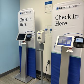 Labcorp - DOES NOT SAY THAT THESE ARE FOR WALK-INS ONLY!!!! NO SIGNS ABOUT APPOINTMENT CHECK-IN PROCESS BEING ANY DIFFERENT!!! - Laboratory Testing Near Me - Fullerton, California