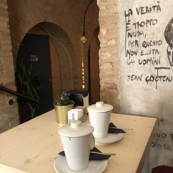 Menomoka - Cafes Near Me - Modena, Missouri