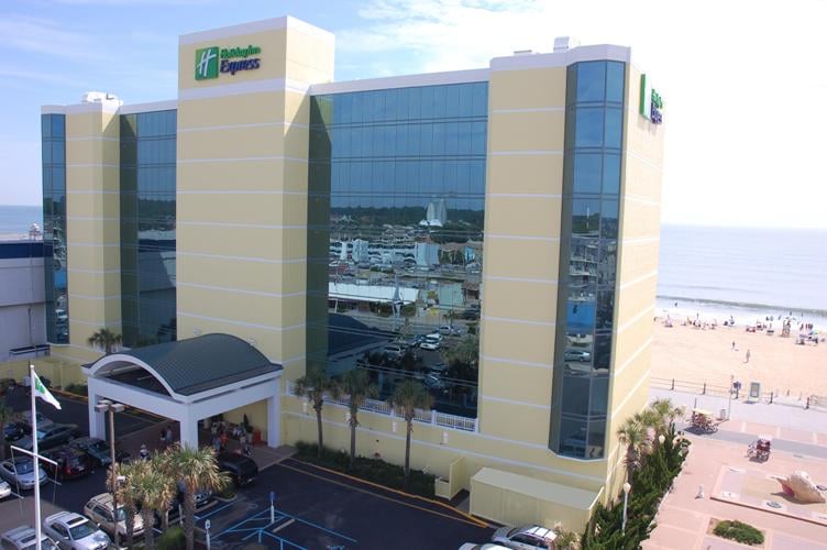 HOLIDAY INN EXPRESS & SUITES VA BEACH OCEANFRONT 95 Photos & 75