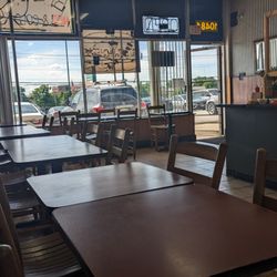 Champion Grill - Interior