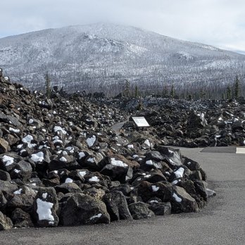 Dee Wright Observatory - Observatories Near Me - McKenzie Bridge, Oregon