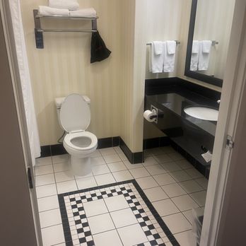Fairfield by Marriott Inn & Suites Visalia Tulare - Hotels Near Me - Tulare, California