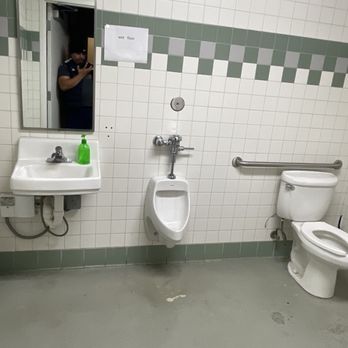 Smog 1 - Customer rest room - Smog Check Stations Near Me - Roseville, California Smog 1 - Customer rest room - Smog Check Stations Near Me - Roseville, California