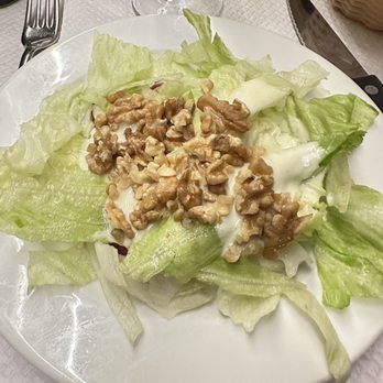 L’Entrecôte de Paris - Walnut salad - French Near Me - Paris, 75