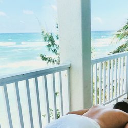 Pāola Wellness Hale - Lomi massage, facials and body treatments. Amazing pop up locations like this one WOW! Groups and couples welcomed'