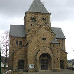 Matronentempel bei Pesch - Die trutzige Kirche von Nöthen