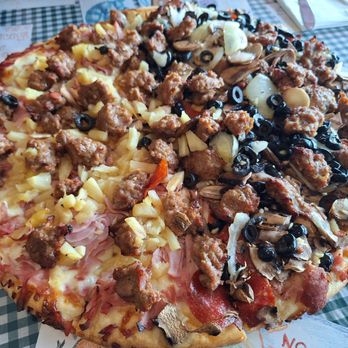 Juliano's Pizzeria - 16" half and half pizza. So many toppings! - Pizza Near Me - Vancouver, Washington