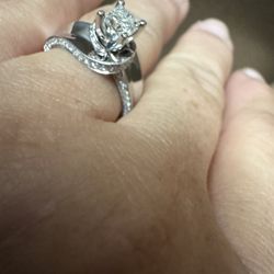Kevin Jewelers - 1Carat Natural Diamond Wedding Ring.