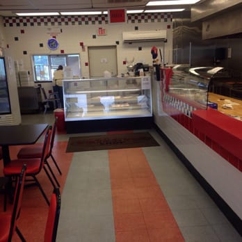 Fried Pies - This is the counter. This place is ULTRA yummie! If you need ambiance, try somewhere else. - Desserts Near Me - Sikeston, Missouri Fried Pies - This is the counter. This place is ULTRA yummie! If you need ambiance, try somewhere else. - Desserts Near Me - Sikeston, Missouri
