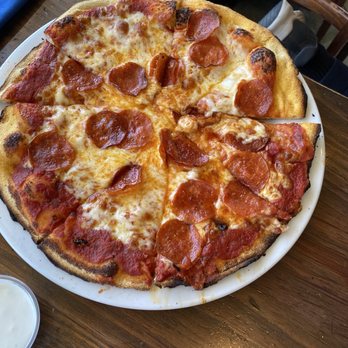 Louie Linguini's - Pepperoni pizza amazing! - Seafood Near Me - Monterey, California