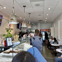 La Crema Patisserie - Cafe