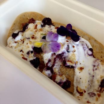Misters - Buckwheat & Chia Seed griddle cakes with blueberries and coconut yoghurt (and some pretty & yummy flowers on top!) - Cafes Near Me - Auckland, AUK