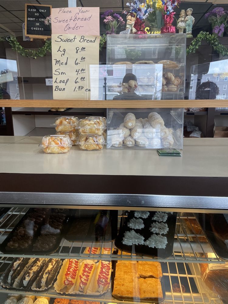 LOU’S BAKERY - Updated April 2025 - 23 Reviews - 379 E Main St, Fall