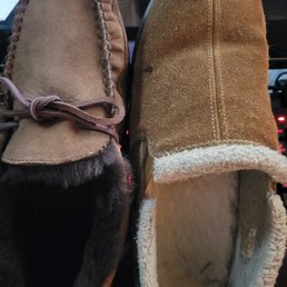 LLBean on left. Woolrich on right. Both claim "13M" Guess which one fits an American foot?