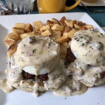 Brunch - Sausage gravy Benedict - Breakfast & Brunch Near Me - Milwaukee, Wisconsin