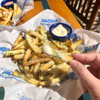 Islands Restaurant - Burgers Near Me - Pasadena, California