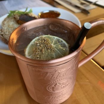Fete - New American Near Me - Honolulu, Hawaii
