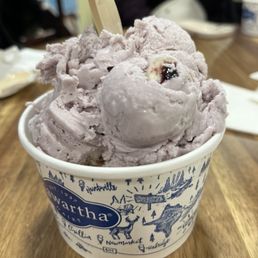 Blueberry cheesecake ice cream Blueberry cheesecake ice cream