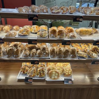 85°C Bakery Cafe-Blaine - Variety of buns ranging from slightly over $2 to under $4 - Bakeries Near Me - Blaine, Minnesota 85°C Bakery Cafe-Blaine - Variety of buns ranging from slightly over $2 to under $4 - Bakeries Near Me - Blaine, Minnesota