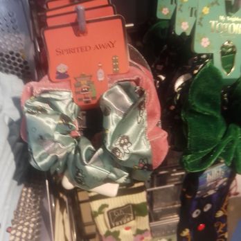 Hot Topic - Men's Clothing Near Me - Michigan City, Indiana