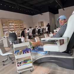 Haus of Nails - Inside the salon