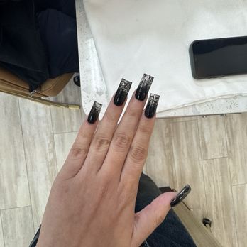 Acrylic Nail Bar - Nail Salons Near Me - La Puente, California