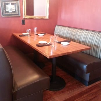 Glenn's Cafe - Nice booths. - Wine Bars Near Me - Columbia, Missouri