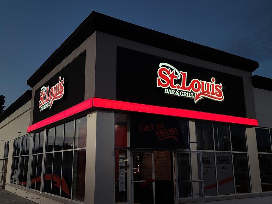 ST. LOUIS BAR & GRILL Updated October 2024 181 Lynden Road