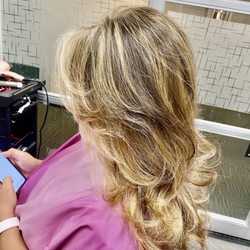 Sola Salon Studios - Riverside Square - Full highlights Layers, cut