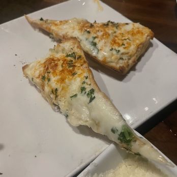 Nikki C’s - Garlic Cheese Bread - there were chunks of crunchy garlic throughout which I didn't enjoy. - Italian Near Me - Pasadena, California Nikki C’s - Garlic Cheese Bread - there were chunks of crunchy garlic throughout which I didn't enjoy. - Italian Near Me - Pasadena, California