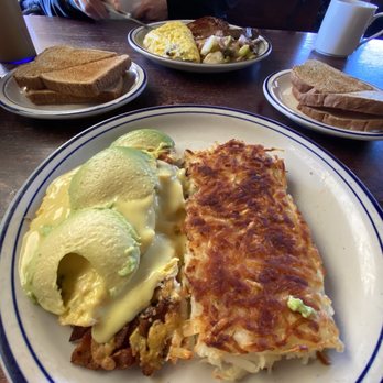 Pelton Cafe - Deluxe omelette - Breakfast & Brunch Near Me - San Leandro, California Pelton Cafe - Deluxe omelette - Breakfast & Brunch Near Me - San Leandro, California