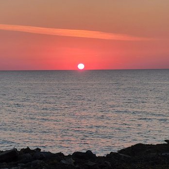 Beach Air Motel - Sunrise view - Hotels Near Me - Kenosha, Wisconsin Beach Air Motel - Sunrise view - Hotels Near Me - Kenosha, Wisconsin