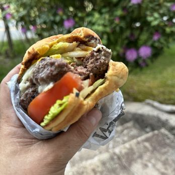 Ollie Grey's - Farm fresh burger ! The best ! - Ice Cream & Frozen Yogurt Near Me - Callicoon, New York Ollie Grey's - Farm fresh burger ! The best ! - Ice Cream & Frozen Yogurt Near Me - Callicoon, New York