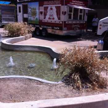 CARTHOP - Lovely fountain - while you eat adds on to atmosphere - Food Trucks Near Me - Fresno, California CARTHOP - Lovely fountain - while you eat adds on to atmosphere - Food Trucks Near Me - Fresno, California