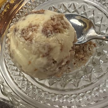 Mink - Upside down cake ice cream - Seafood Near Me - Detroit, Michigan Mink - Upside down cake ice cream - Seafood Near Me - Detroit, Michigan